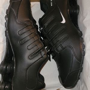 Nike Shox NZ size 10